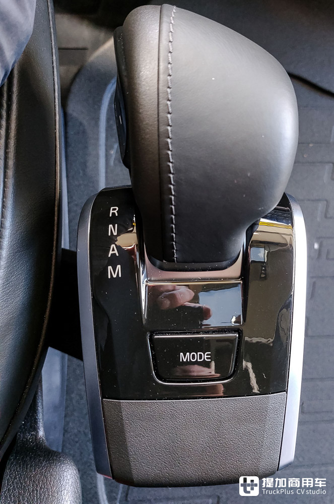 10x4可秒变6x4,组合总重可高达245吨,这台五轴沃尔沃FH16 750大件车不一般 - 第19张 - 提加商用车网 10x4可秒变6x4,组合总重可高达245吨,这台五轴沃尔沃FH16 750大件车不一般 - 第19张