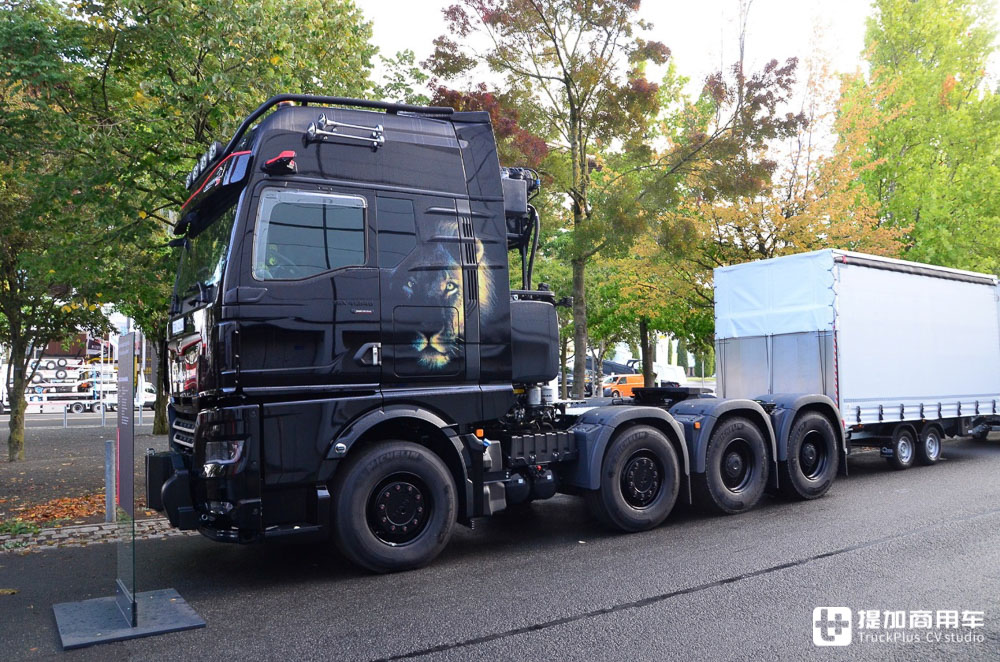 售价高达320万,全身黑化能撼动250吨,曼恩TGX 41.640 Individual Lion S大件车实拍 - 第27张 - 提加商用车网 售价高达320万,全身黑化能撼动250吨,曼恩TGX 41.640 Individual Lion S大件车实拍 - 第27张