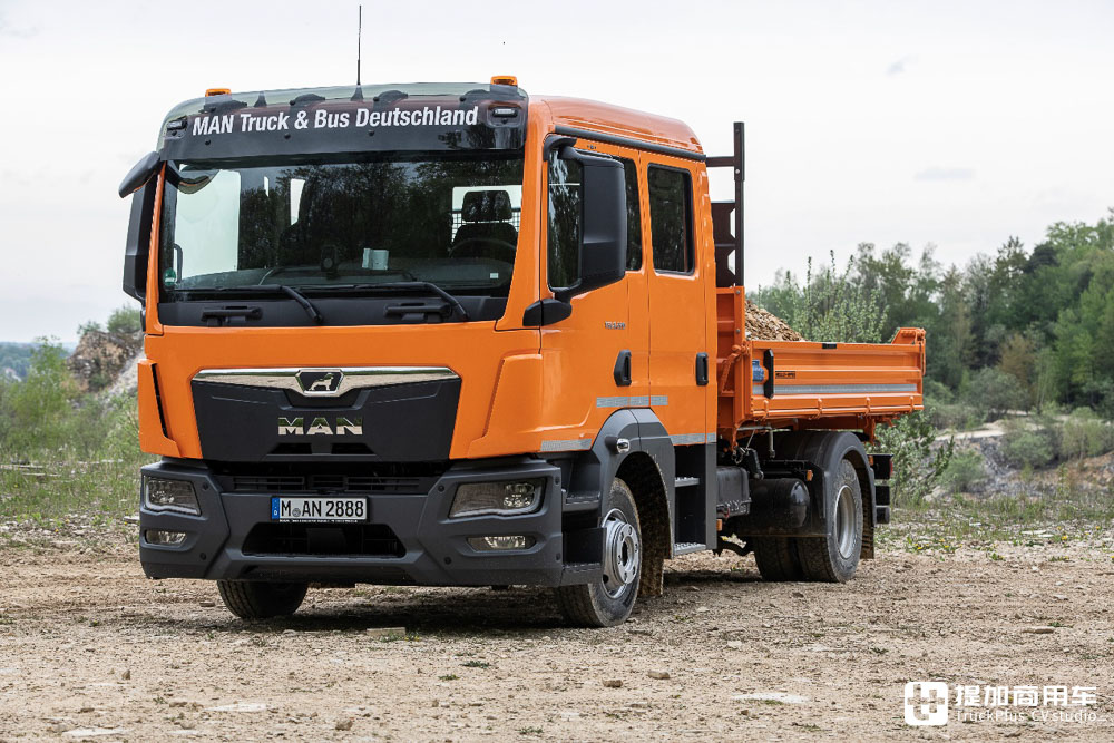 曼恩卡车中最小的成员,这台双排座TGL车型也颇具看点 - 第3张 - 提加商用车网 曼恩卡车中最小的成员,这台双排座TGL车型也颇具看点 - 第3张