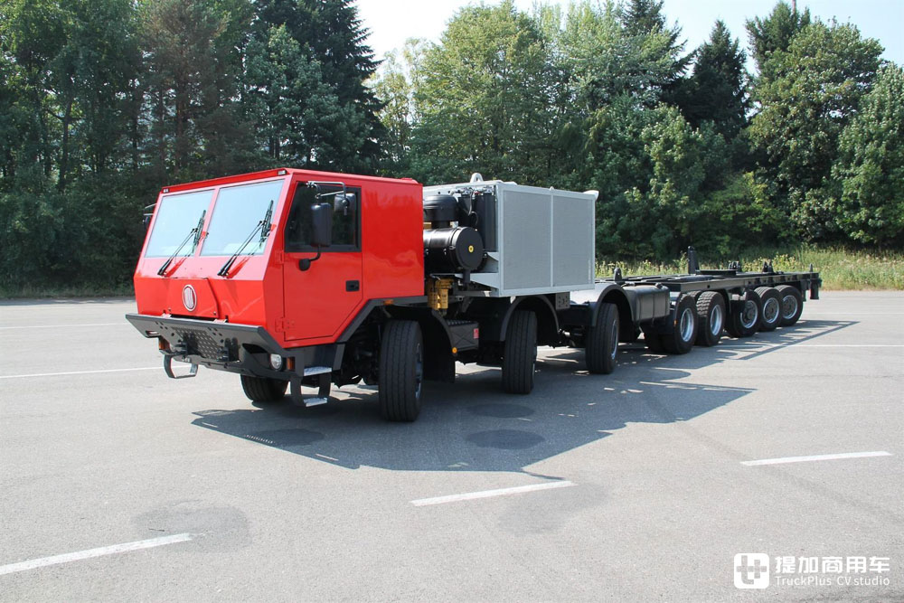 16x8驱动长达18米,搭载32升发动机,实拍太脱拉T815特种底盘 - 第6张 - 提加商用车网 16x8驱动长达18米,搭载32升发动机,实拍太脱拉T815特种底盘 - 第6张