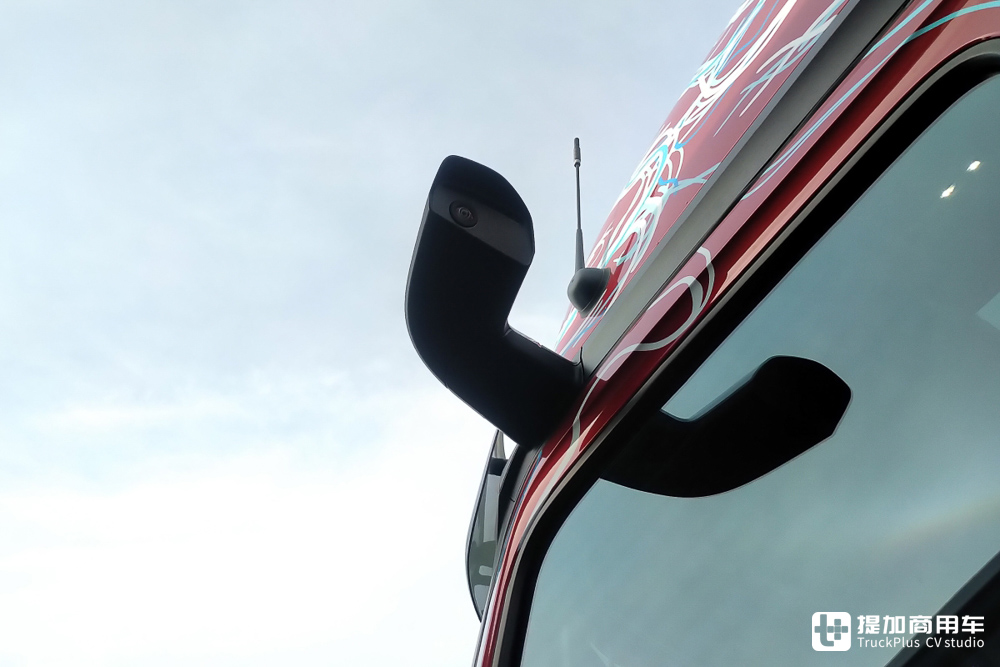 原厂单人生活舱!搭载SoloStar驾驶室的最新款奔驰Actros L旗舰卡车实拍评测 - 第6张 - 提加商用车网 原厂单人生活舱!搭载SoloStar驾驶室的最新款奔驰Actros L旗舰卡车实拍评测 - 第6张