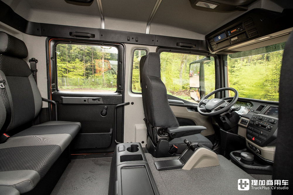 曼恩卡车中最小的成员,这台双排座TGL车型也颇具看点 - 第9张 - 提加商用车网 曼恩卡车中最小的成员,这台双排座TGL车型也颇具看点 - 第9张