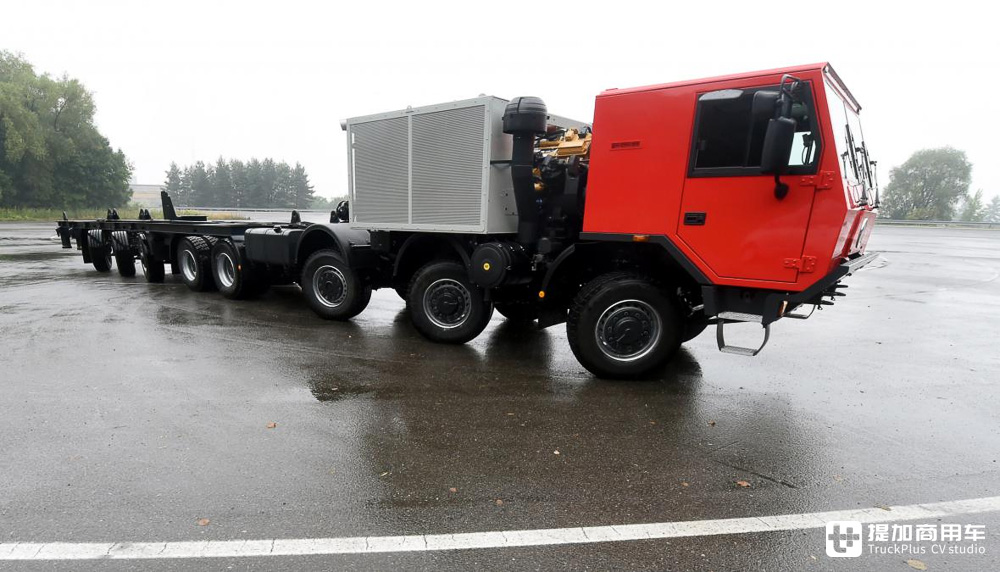 16x8驱动长达18米,搭载32升发动机,实拍太脱拉T815特种底盘 - 第9张 - 提加商用车网 16x8驱动长达18米,搭载32升发动机,实拍太脱拉T815特种底盘 - 第9张
