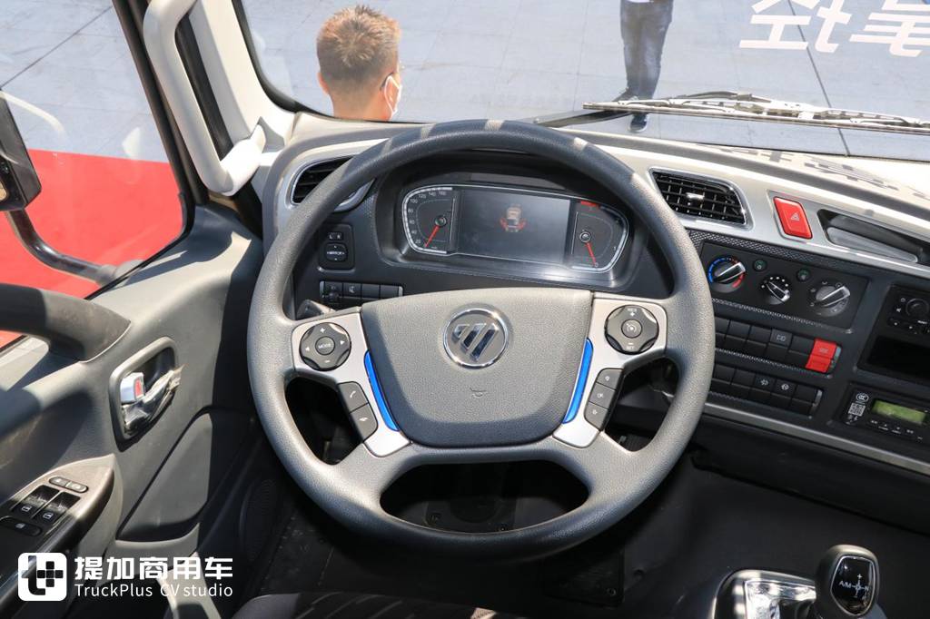 配法士特8速AMT,还有玉柴6缸大马力发动机,奥铃大黄蜂自动挡载货车实拍 - 第15张 - 提加商用车网 配法士特8速AMT,还有玉柴6缸大马力发动机,奥铃大黄蜂自动挡载货车实拍 - 第15张