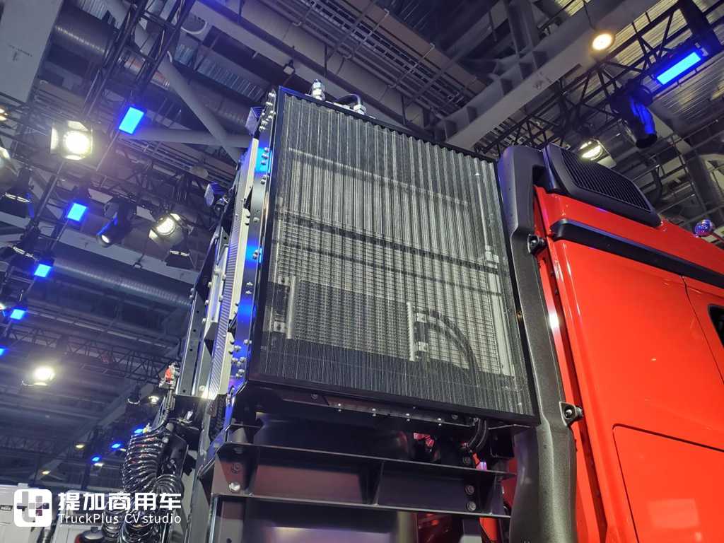 将大件车的性能提升到新的高度,刚进入国内的奔驰阿洛斯SLT大件牵引车实拍评测 - 第15张 - 提加商用车网 将大件车的性能提升到新的高度,刚进入国内的奔驰阿洛斯SLT大件牵引车实拍评测 - 第15张
