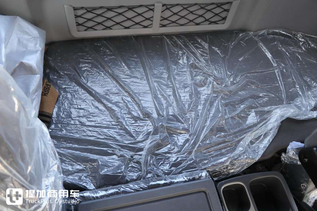 配法士特8速AMT,还有玉柴6缸大马力发动机,奥铃大黄蜂自动挡载货车实拍 - 第20张 - 提加商用车网 配法士特8速AMT,还有玉柴6缸大马力发动机,奥铃大黄蜂自动挡载货车实拍 - 第20张