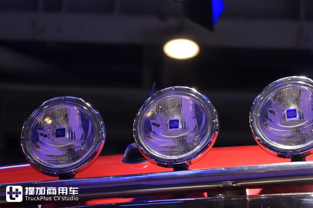 将大件车的性能提升到新的高度,刚进入国内的奔驰阿洛斯SLT大件牵引车实拍评测 - 第22张 - 提加商用车网 将大件车的性能提升到新的高度,刚进入国内的奔驰阿洛斯SLT大件牵引车实拍评测 - 第22张