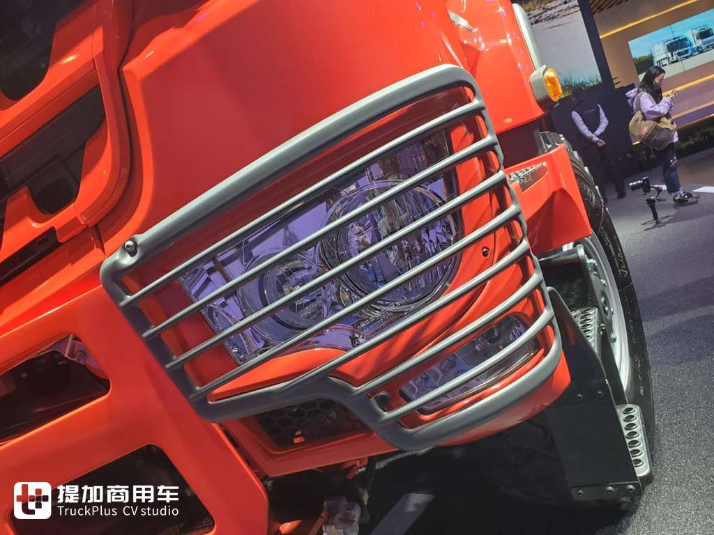 将大件车的性能提升到新的高度,刚进入国内的奔驰阿洛斯SLT大件牵引车实拍评测 - 第24张 - 提加商用车网 将大件车的性能提升到新的高度,刚进入国内的奔驰阿洛斯SLT大件牵引车实拍评测 - 第24张