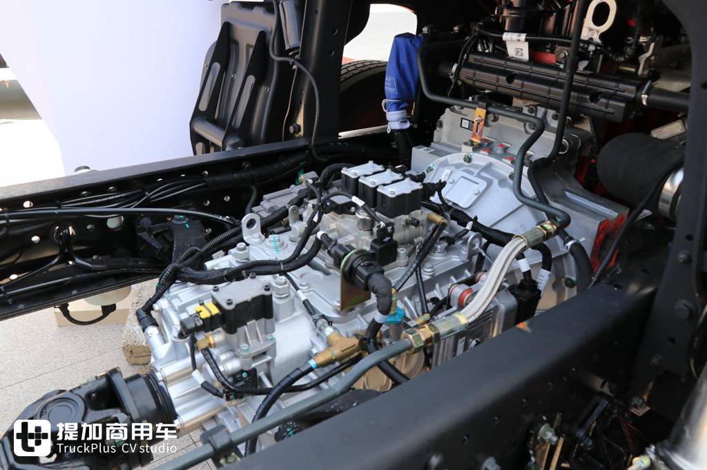 配法士特8速AMT,还有玉柴6缸大马力发动机,奥铃大黄蜂自动挡载货车实拍 - 第4张 - 提加商用车网 配法士特8速AMT,还有玉柴6缸大马力发动机,奥铃大黄蜂自动挡载货车实拍 - 第4张