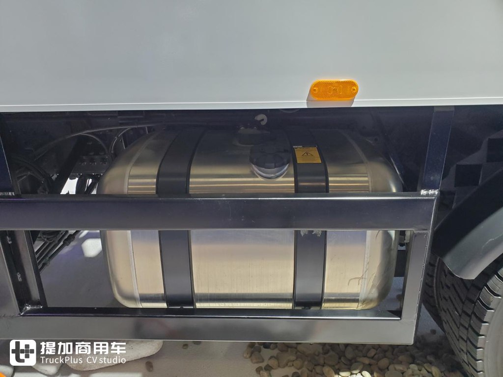 海拔5000米不降扭动力不减,带你见识奔驰Arocs底盘医疗抢救车的超强实力 - 第3张 - 提加商用车网 海拔5000米不降扭动力不减,带你见识奔驰Arocs底盘医疗抢救车的超强实力 - 第3张
