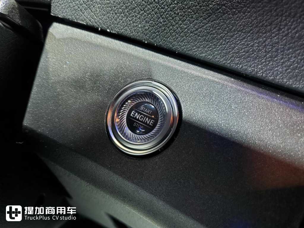 将大件车的性能提升到新的高度,刚进入国内的奔驰阿洛斯SLT大件牵引车实拍评测 - 第32张 - 提加商用车网 将大件车的性能提升到新的高度,刚进入国内的奔驰阿洛斯SLT大件牵引车实拍评测 - 第32张