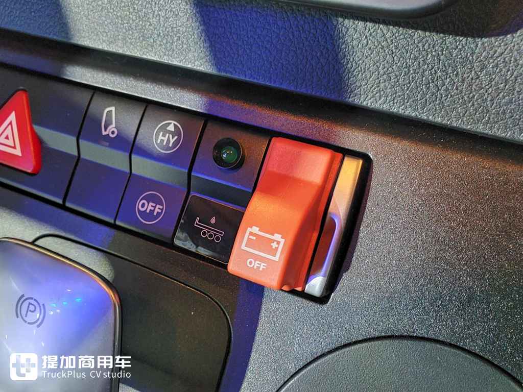将大件车的性能提升到新的高度,刚进入国内的奔驰阿洛斯SLT大件牵引车实拍评测 - 第33张 - 提加商用车网 将大件车的性能提升到新的高度,刚进入国内的奔驰阿洛斯SLT大件牵引车实拍评测 - 第33张