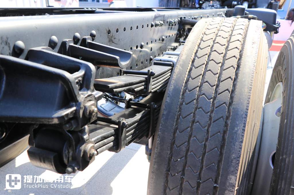 配法士特8速AMT,还有玉柴6缸大马力发动机,奥铃大黄蜂自动挡载货车实拍 - 第6张 - 提加商用车网 配法士特8速AMT,还有玉柴6缸大马力发动机,奥铃大黄蜂自动挡载货车实拍 - 第6张