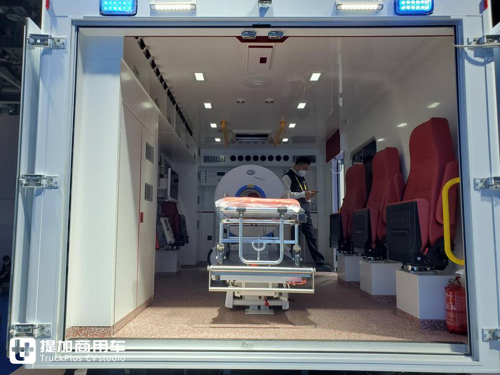 海拔5000米不降扭动力不减,带你见识奔驰Arocs底盘医疗抢救车的超强实力 - 第8张 - 提加商用车网 海拔5000米不降扭动力不减,带你见识奔驰Arocs底盘医疗抢救车的超强实力 - 第8张