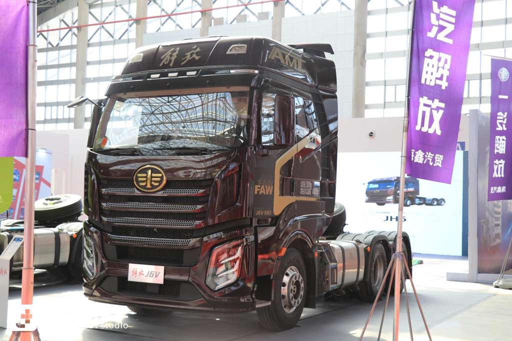 中欧卡车斗艳,多款旗舰卡车抢眼,2022中国商用车博览会现场展车实拍 - 第8张 - 提加商用车网 中欧卡车斗艳,多款旗舰卡车抢眼,2022中国商用车博览会现场展车实拍 - 第8张