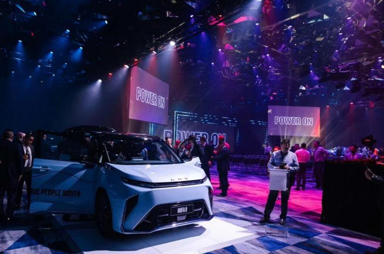 闪电突破,打进澳洲新能源赛场“首球”!上汽大通MAXUS纯电高端MPV、纯电皮卡、纯电轻客正式登陆澳大利亚 - 第2张 - 提加商用车网 闪电突破,打进澳洲新能源赛场“首球”!上汽大通MAXUS纯电高端MPV、纯电皮卡、纯电轻客正式登陆澳大利亚 - 第2张