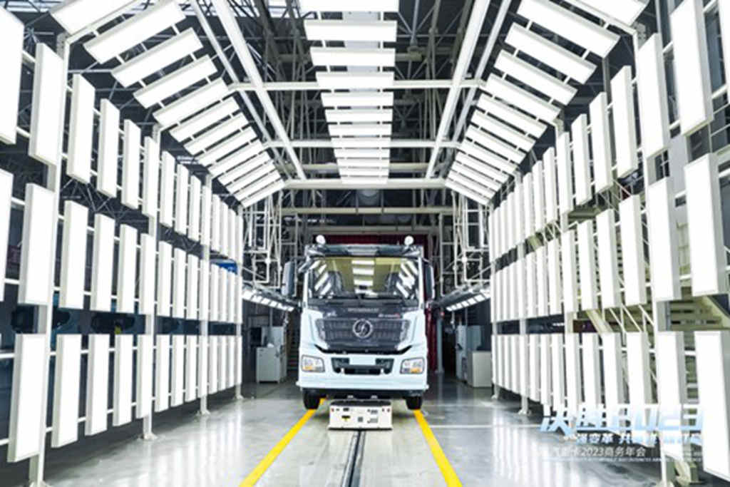 “强变革 共奋进 谋打赢 决胜2023”陕汽重卡2023商务年会圆满落幕 - 第8张 - 提加商用车网 “强变革 共奋进 谋打赢 决胜2023”陕汽重卡2023商务年会圆满落幕 - 第8张