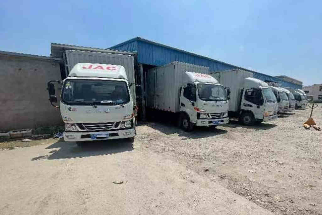 因为口碑再次采购，6台江淮1卡骏铃V5交付连云港申通快递 - 第2张