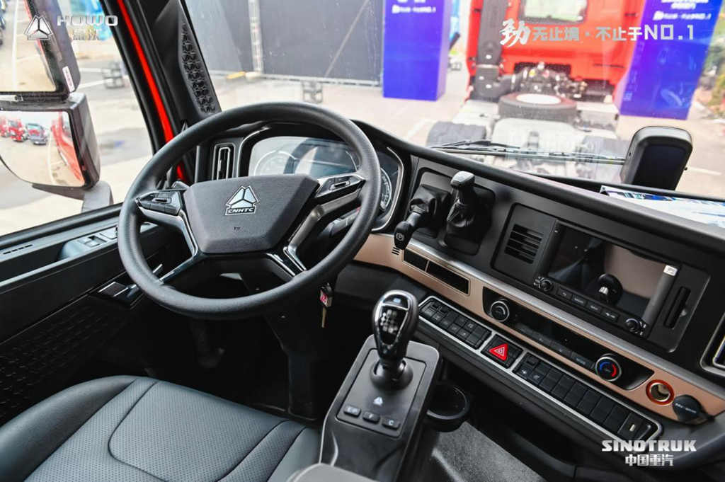 中国重汽大马力牵引车年销量过10000辆暨WP14T/610马力牵引车交车仪式圆满成功 - 第4张 - 提加商用车网 中国重汽大马力牵引车年销量过10000辆暨WP14T/610马力牵引车交车仪式圆满成功 - 第4张