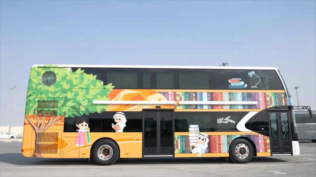 卡塔尔街头惊现“移动的双层巴士图书馆”! - 第1张 - 提加商用车网 卡塔尔街头惊现“移动的双层巴士图书馆”! - 第1张