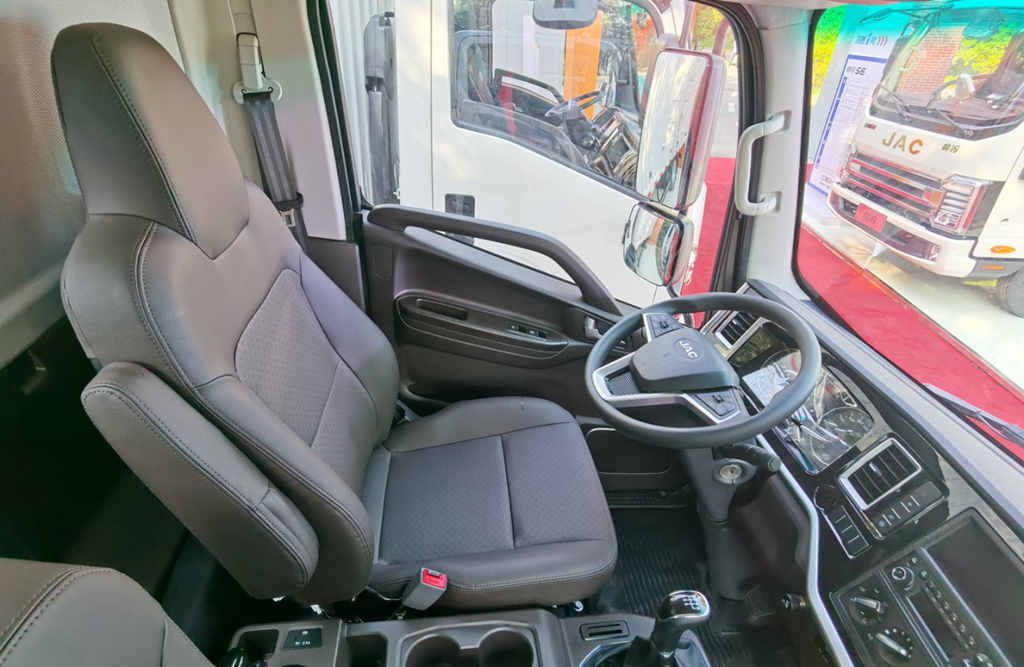 好开好用不是“奢侈品” 江淮1卡骏铃金饭碗让卡友轻松赚钱 - 第2张 - 提加商用车网 好开好用不是“奢侈品” 江淮1卡骏铃金饭碗让卡友轻松赚钱 - 第2张