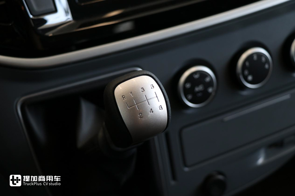 能省会赚的全能轻客 上汽大通MAXUS V80的生财之道 - 第3张 - 提加商用车网 能省会赚的全能轻客 上汽大通MAXUS V80的生财之道 - 第3张