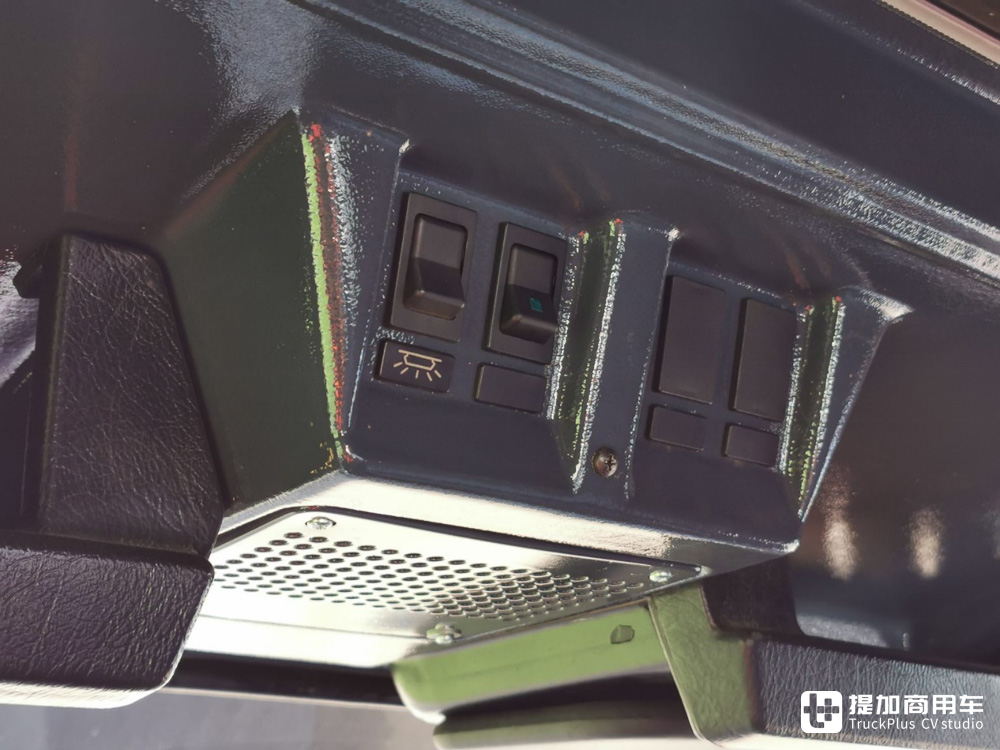 36年车龄仍光亮如新,这台斯堪尼亚82M正低价出售 - 第14张 - 提加商用车网 36年车龄仍光亮如新,这台斯堪尼亚82M正低价出售 - 第14张