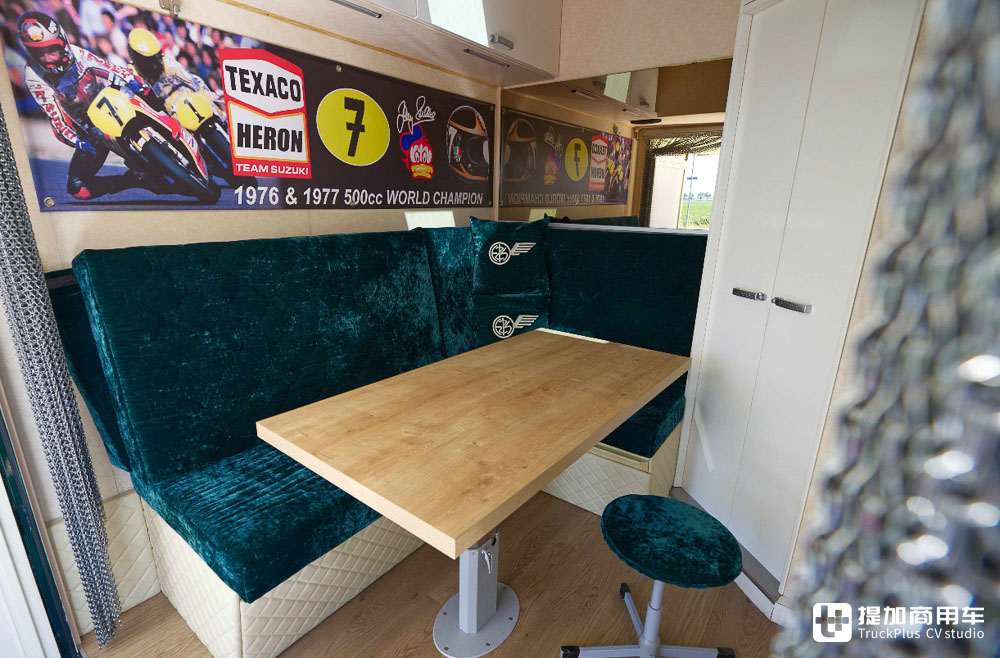 为千禧年诞生的沃尔沃FH12加上生活舱,老司机爆改老车只为挚爱 - 第13张 - 提加商用车网 为千禧年诞生的沃尔沃FH12加上生活舱,老司机爆改老车只为挚爱 - 第13张