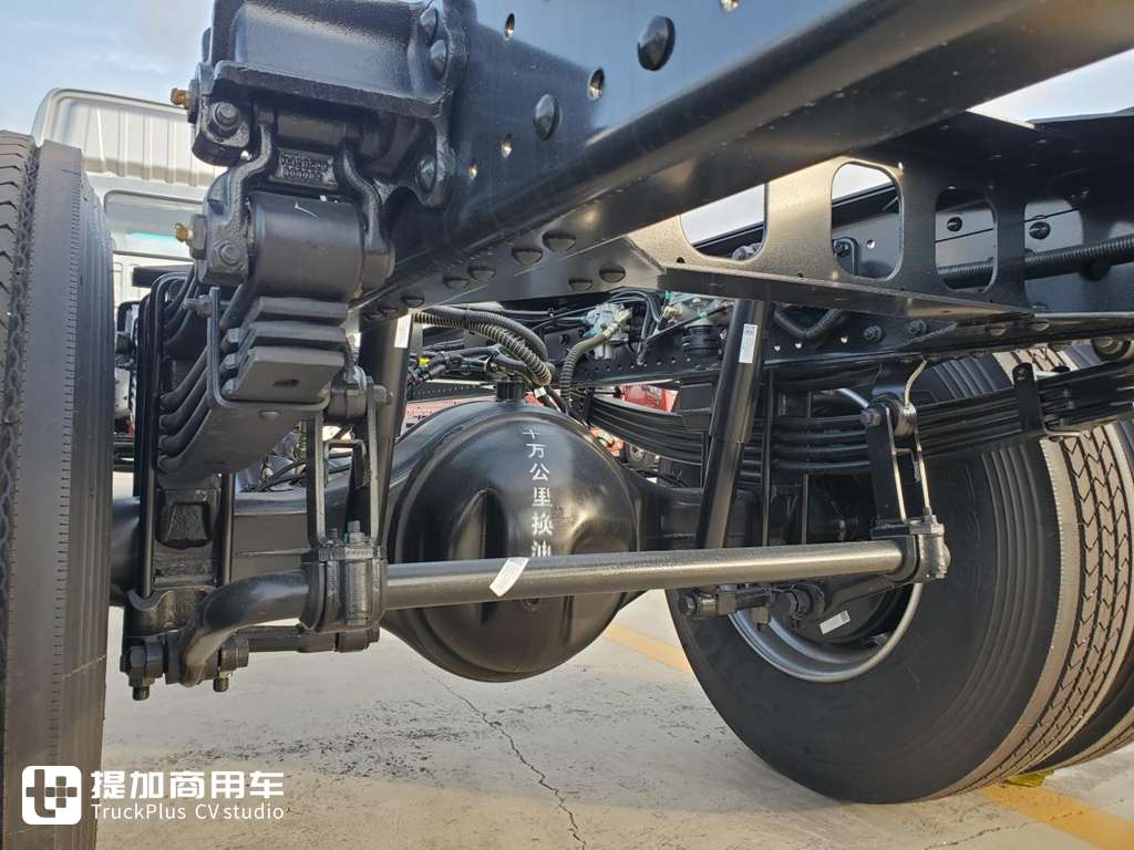 驾驶室改进 搭载福康F4.5TT发动机和汉德长换油车桥 福田欧航9.8米载货车实拍 - 第15张 - 提加商用车网 驾驶室改进 搭载福康F4.5TT发动机和汉德长换油车桥 福田欧航9.8米载货车实拍 - 第15张