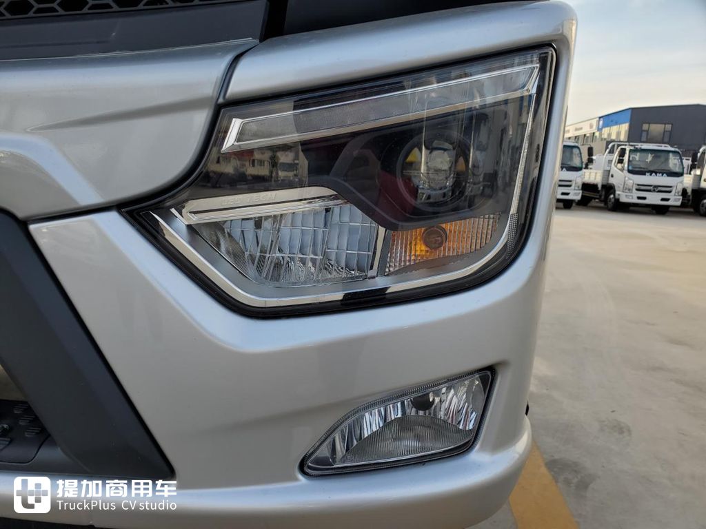 驾驶室改进 搭载福康F4.5TT发动机和汉德长换油车桥 福田欧航9.8米载货车实拍 - 第2张 - 提加商用车网 驾驶室改进 搭载福康F4.5TT发动机和汉德长换油车桥 福田欧航9.8米载货车实拍 - 第2张