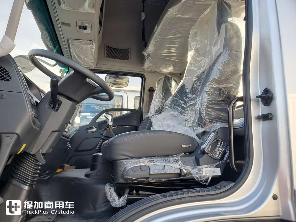 驾驶室改进 搭载福康F4.5TT发动机和汉德长换油车桥 福田欧航9.8米载货车实拍 - 第4张 - 提加商用车网 驾驶室改进 搭载福康F4.5TT发动机和汉德长换油车桥 福田欧航9.8米载货车实拍 - 第4张