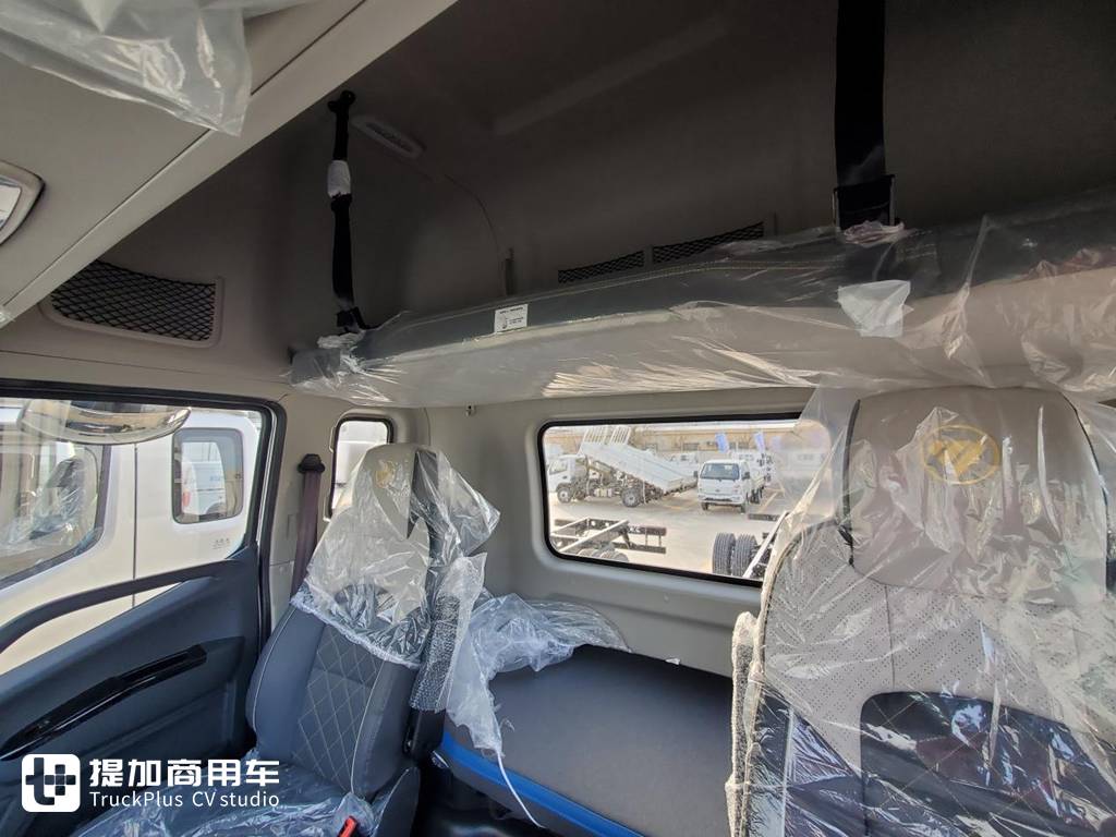 驾驶室改进 搭载福康F4.5TT发动机和汉德长换油车桥 福田欧航9.8米载货车实拍 - 第9张 - 提加商用车网 驾驶室改进 搭载福康F4.5TT发动机和汉德长换油车桥 福田欧航9.8米载货车实拍 - 第9张