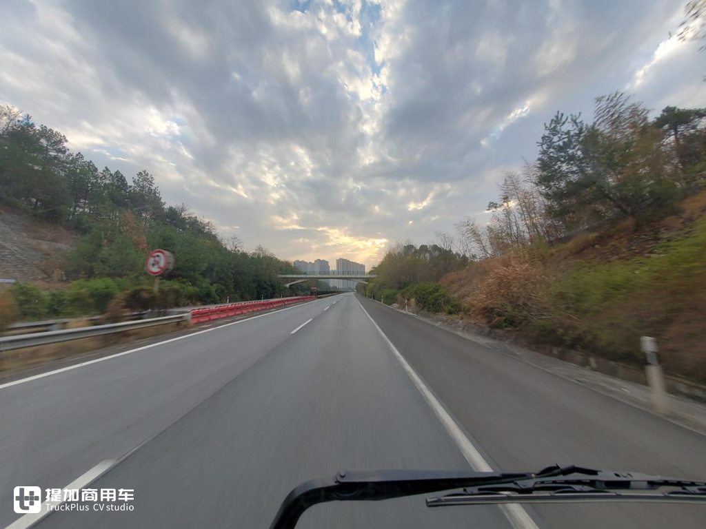 历时三天 1700公里深度体验 全新升级的东风多利卡超能轻卡实力究竟如何? - 第10张 - 提加商用车网 历时三天 1700公里深度体验 全新升级的东风多利卡超能轻卡实力究竟如何? - 第10张