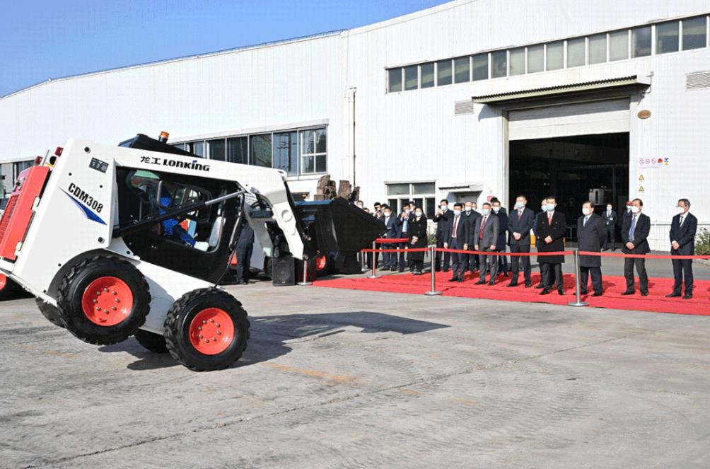 山东重工、潍柴集团与中国龙工签署全面深化战略合作协议 - 第4张 - 提加商用车网 山东重工、潍柴集团与中国龙工签署全面深化战略合作协议 - 第4张