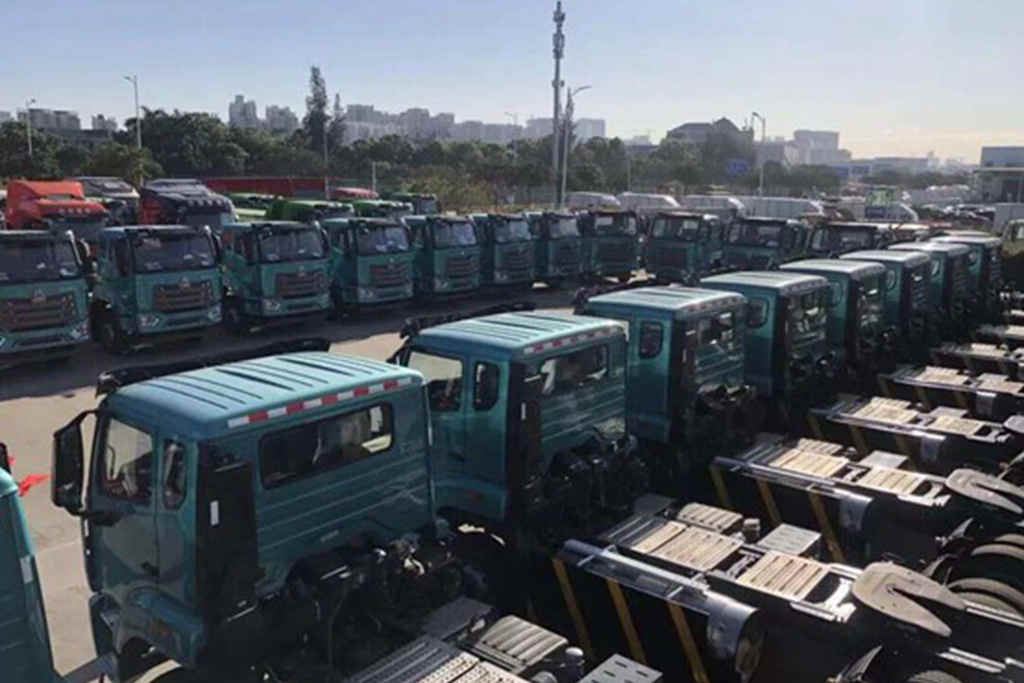 节气实力派 豪沃更赚钱 | 豪沃燃气牵引车批量交付深圳大客户 - 第2张 - 提加商用车网 节气实力派 豪沃更赚钱 | 豪沃燃气牵引车批量交付深圳大客户 - 第2张