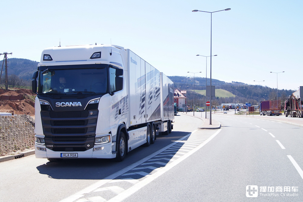 770匹马力的6x2载货车？生活设施丰富，斯堪尼亚770 S载货车实拍