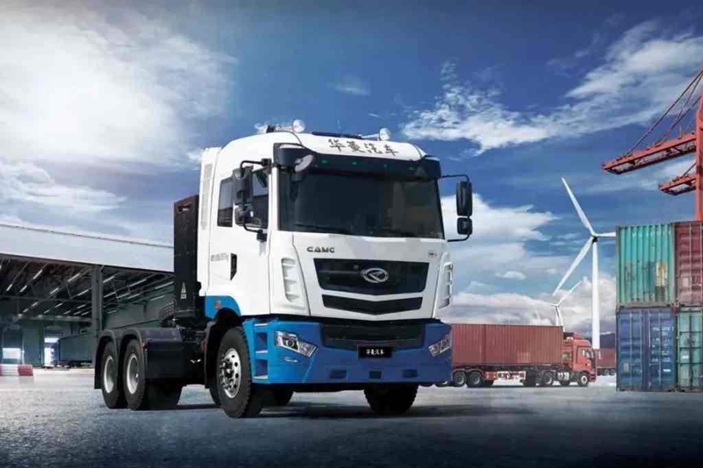 新年伊始传捷报！华菱H7换电牵引车摘得“绿色重卡年度推荐车型”大奖