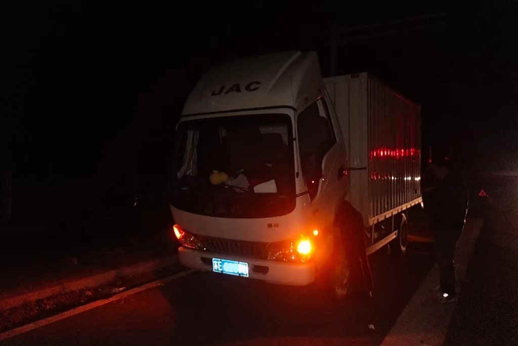 母亲病重,卡友驱车1500公里连夜回家,江淮1卡服务全程保障! - 第1张 - 提加商用车网 母亲病重,卡友驱车1500公里连夜回家,江淮1卡服务全程保障! - 第1张