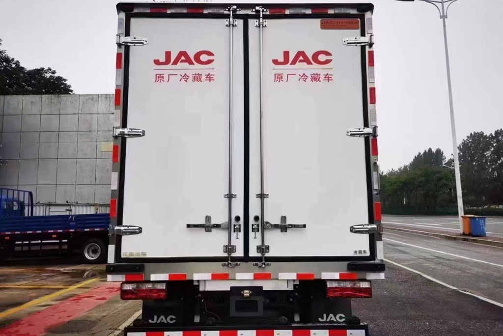 冷链卡友：国际帅铃帮我把水果运往全国各地