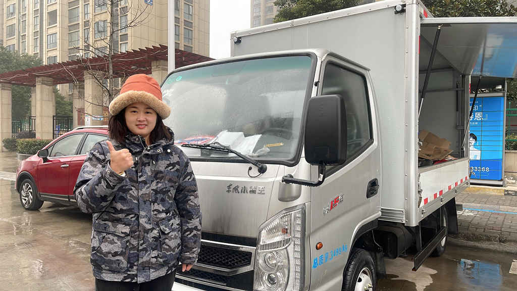 致敬城市奋斗者,东风轻型车走进商圈拜大年 - 第5张 - 提加商用车网 致敬城市奋斗者,东风轻型车走进商圈拜大年 - 第5张