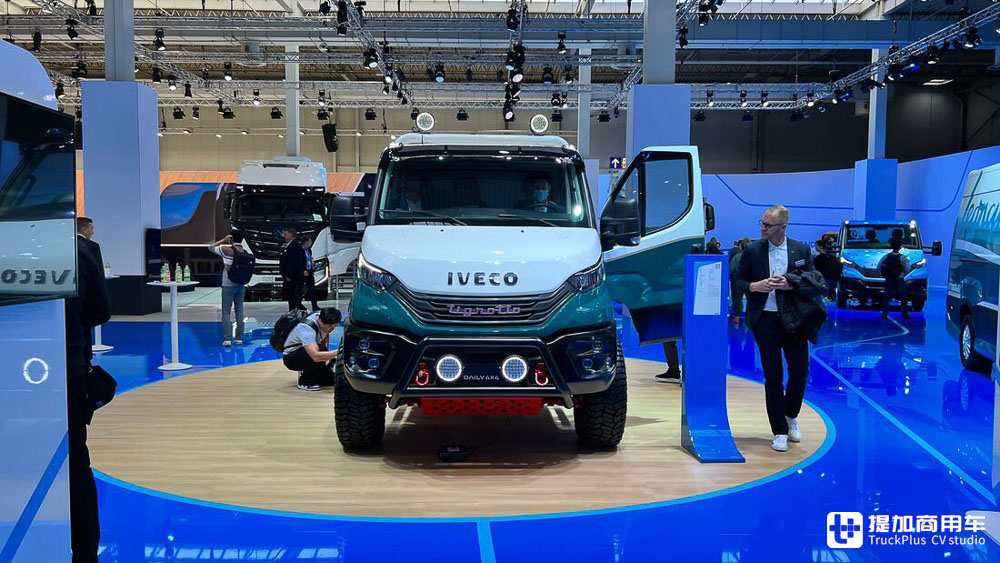 传承上世纪经典,实拍依维柯定制版Daily Tigrotto 4x4越野“大皮卡” - 第1张 - 提加商用车网 传承上世纪经典,实拍依维柯定制版Daily Tigrotto 4x4越野“大皮卡” - 第1张