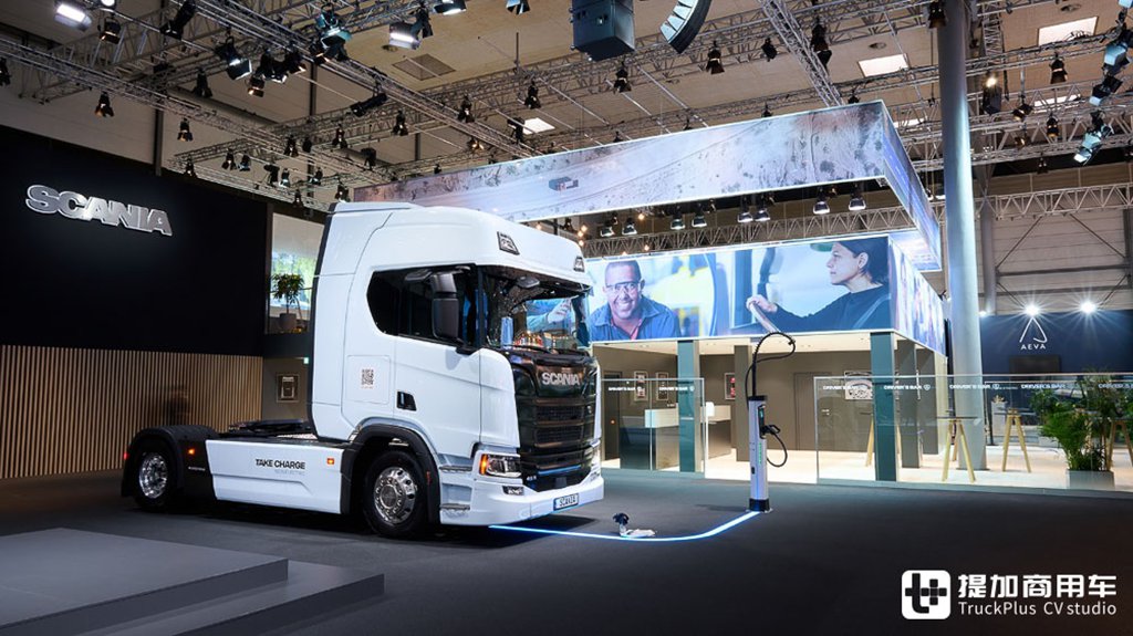 新老能源占半壁江山,限量版、改装版卡车抢眼,带您看2022年欧卡新车回顾 - 第9张 - 提加商用车网 新老能源占半壁江山,限量版、改装版卡车抢眼,带您看2022年欧卡新车回顾 - 第9张