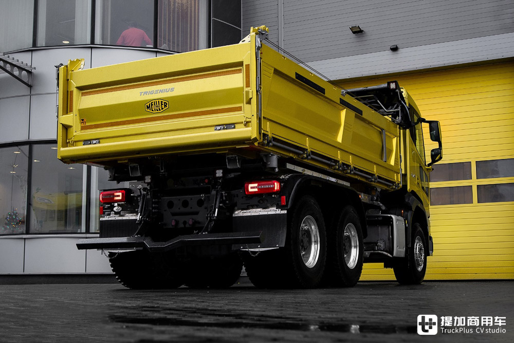 进军工程用车市场,实拍荷兰达夫最新推出的XFC 6x4三向自卸车 - 第10张 - 提加商用车网 进军工程用车市场,实拍荷兰达夫最新推出的XFC 6x4三向自卸车 - 第10张