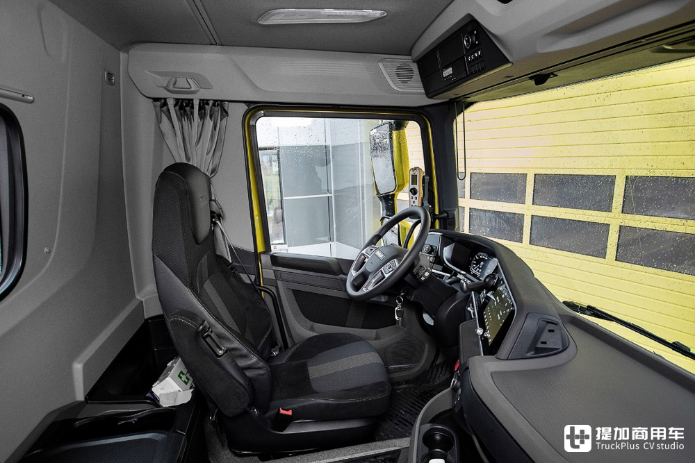 进军工程用车市场,实拍荷兰达夫最新推出的XFC 6x4三向自卸车 - 第12张 - 提加商用车网 进军工程用车市场,实拍荷兰达夫最新推出的XFC 6x4三向自卸车 - 第12张