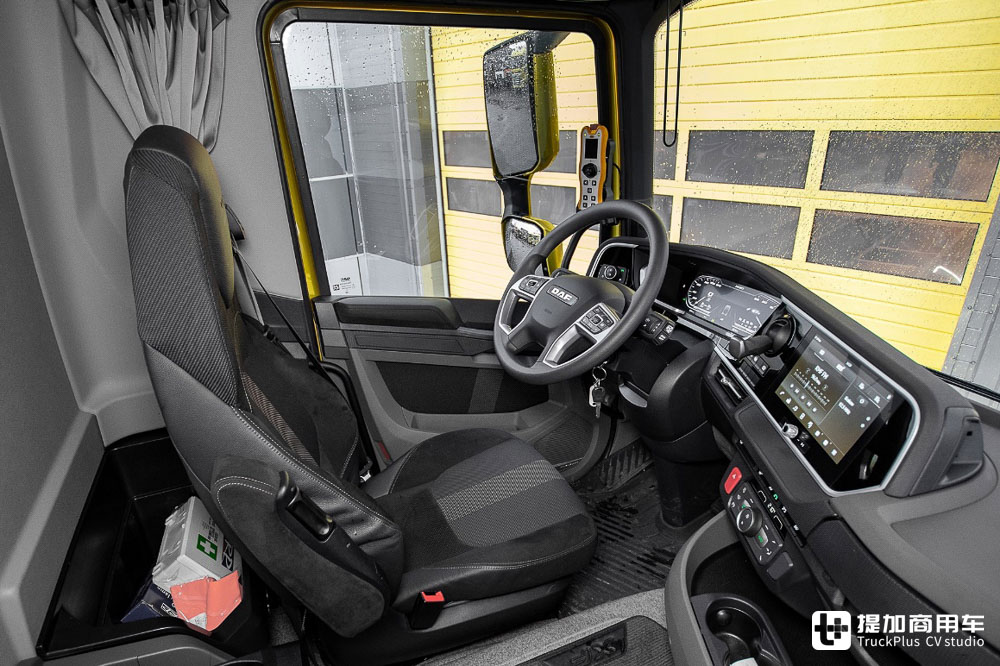 进军工程用车市场,实拍荷兰达夫最新推出的XFC 6x4三向自卸车 - 第13张 - 提加商用车网 进军工程用车市场,实拍荷兰达夫最新推出的XFC 6x4三向自卸车 - 第13张