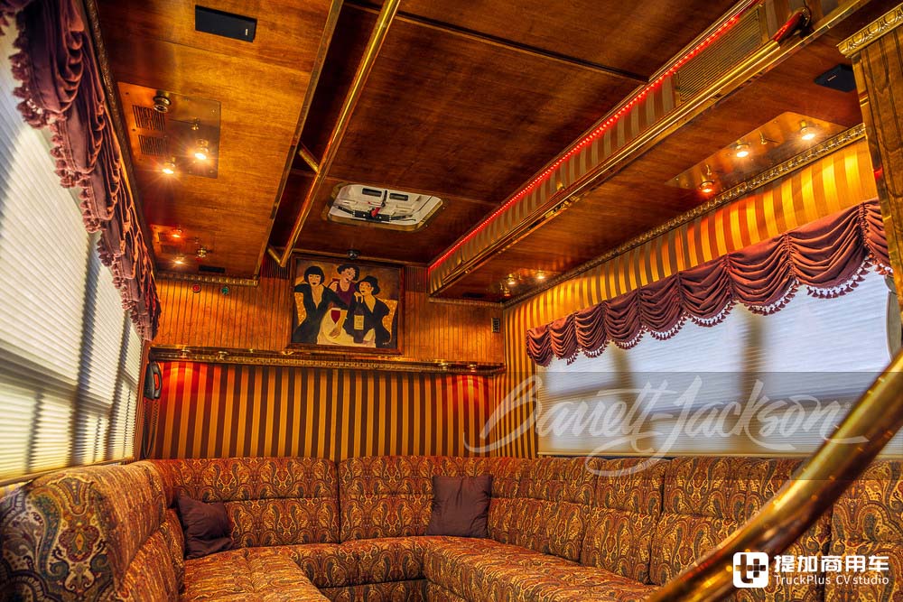 21米长的豪华陆地行宫,曾获吉尼斯世界纪录,美国Midnight Rider卡车正拍卖 - 第13张 - 提加商用车网 21米长的豪华陆地行宫,曾获吉尼斯世界纪录,美国Midnight Rider卡车正拍卖 - 第13张
