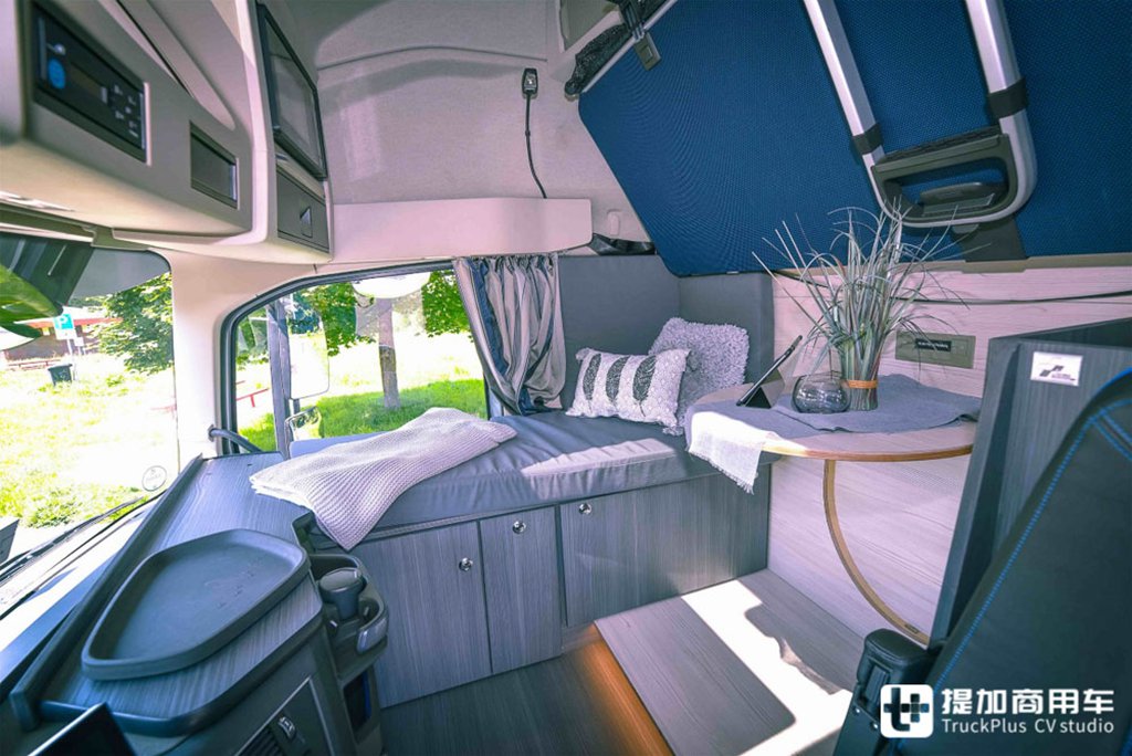 新老能源占半壁江山,限量版、改装版卡车抢眼,带您看2022年欧卡新车回顾 - 第14张 - 提加商用车网 新老能源占半壁江山,限量版、改装版卡车抢眼,带您看2022年欧卡新车回顾 - 第14张