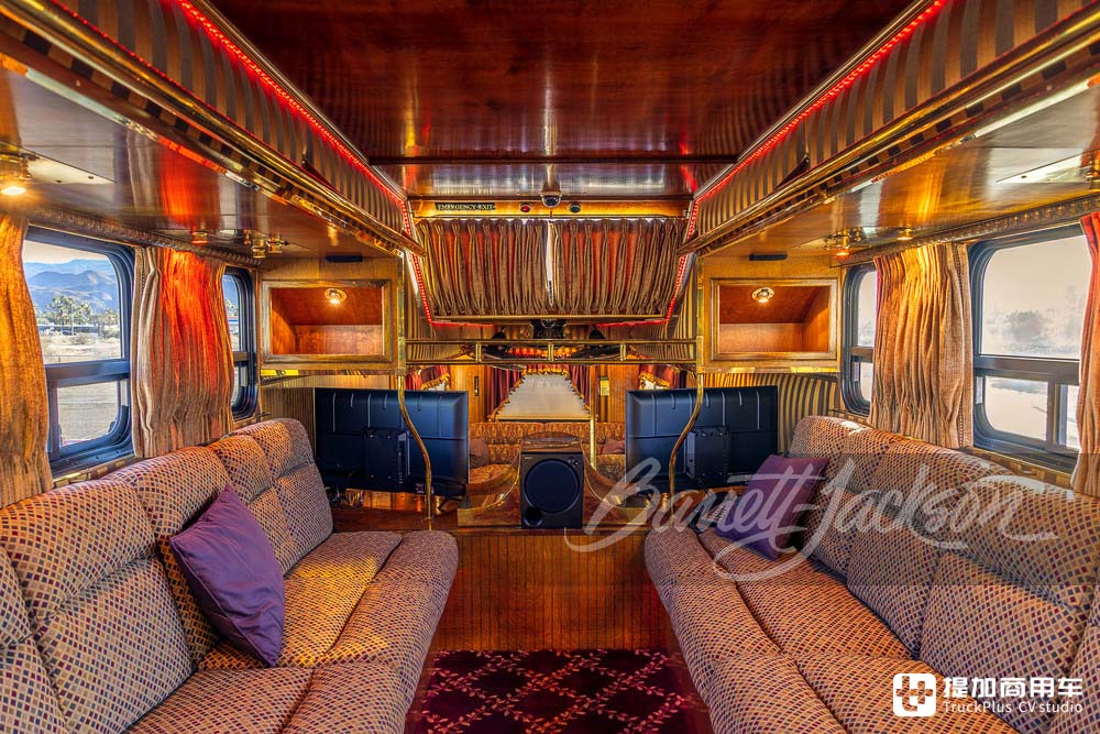 21米长的豪华陆地行宫,曾获吉尼斯世界纪录,美国Midnight Rider卡车正拍卖 - 第14张 - 提加商用车网 21米长的豪华陆地行宫,曾获吉尼斯世界纪录,美国Midnight Rider卡车正拍卖 - 第14张