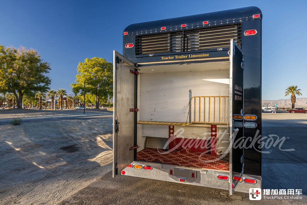 21米长的豪华陆地行宫,曾获吉尼斯世界纪录,美国Midnight Rider卡车正拍卖 - 第15张 - 提加商用车网 21米长的豪华陆地行宫,曾获吉尼斯世界纪录,美国Midnight Rider卡车正拍卖 - 第15张