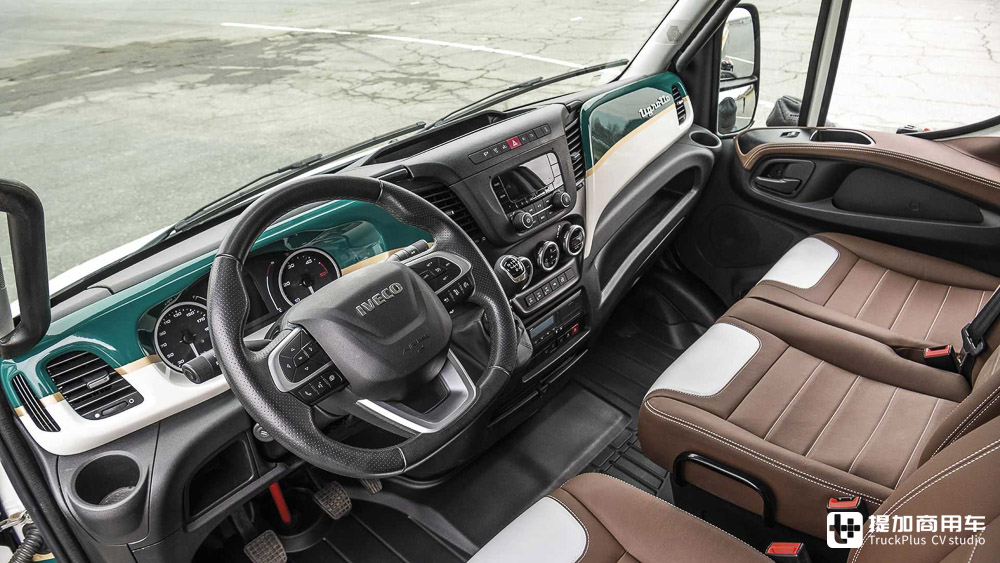 传承上世纪经典,实拍依维柯定制版Daily Tigrotto 4x4越野“大皮卡” - 第15张 - 提加商用车网 传承上世纪经典,实拍依维柯定制版Daily Tigrotto 4x4越野“大皮卡” - 第15张
